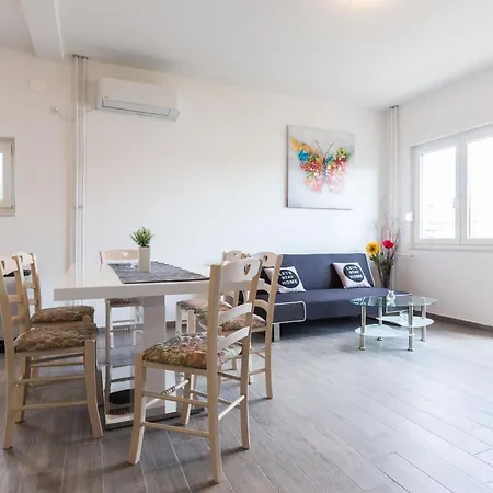 Nikola Free Parking Bbq * Zara