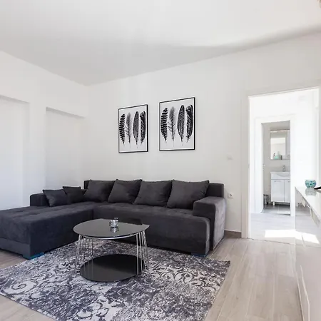 Nikola Free Parking Bbq Apartament