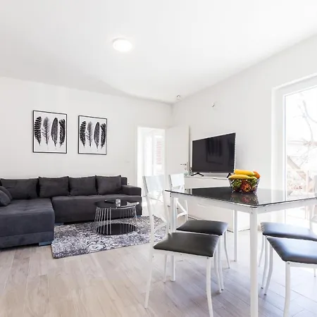 Nikola Free Parking Bbq Apartament
