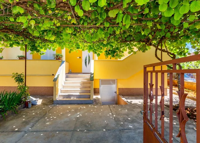 Nikola Free Parking Bbq