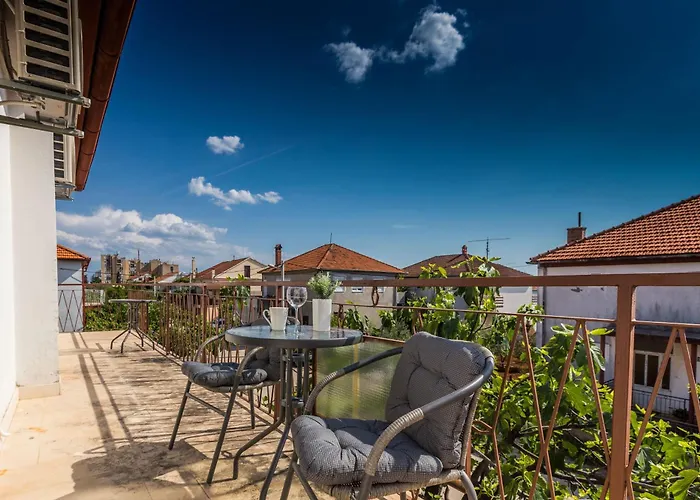 Nikola Free Parking Bbq * 扎达尔