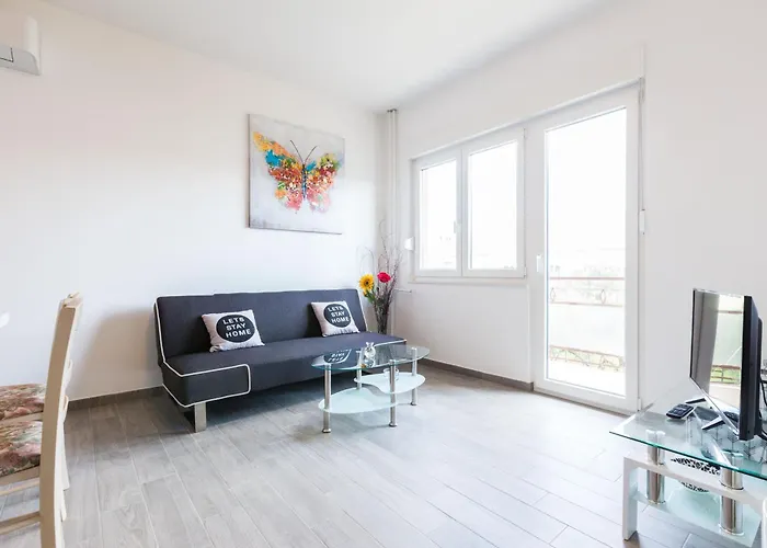 Nikola Free Parking Bbq 扎达尔