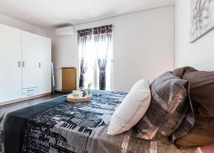 Nikola Free Parking Bbq