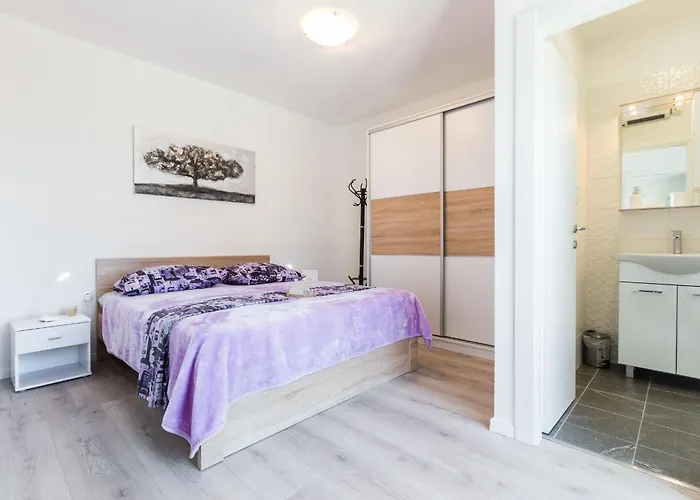 Nikola Free Parking Bbq *